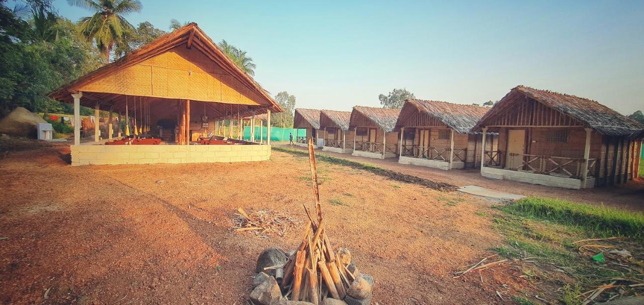 Lazy Panda Hotel ฮัมปี ภายนอก รูปภาพ