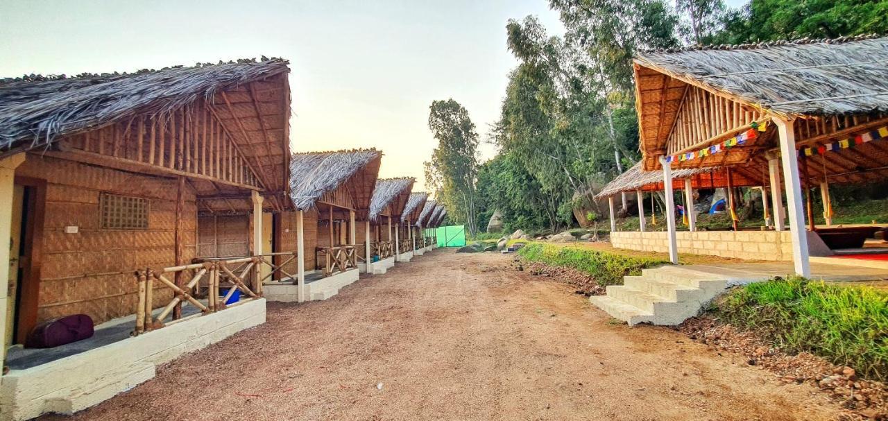 Lazy Panda Hotel ฮัมปี ภายนอก รูปภาพ
