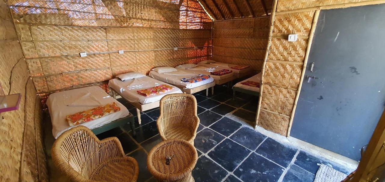 Lazy Panda Hotel ฮัมปี ภายนอก รูปภาพ