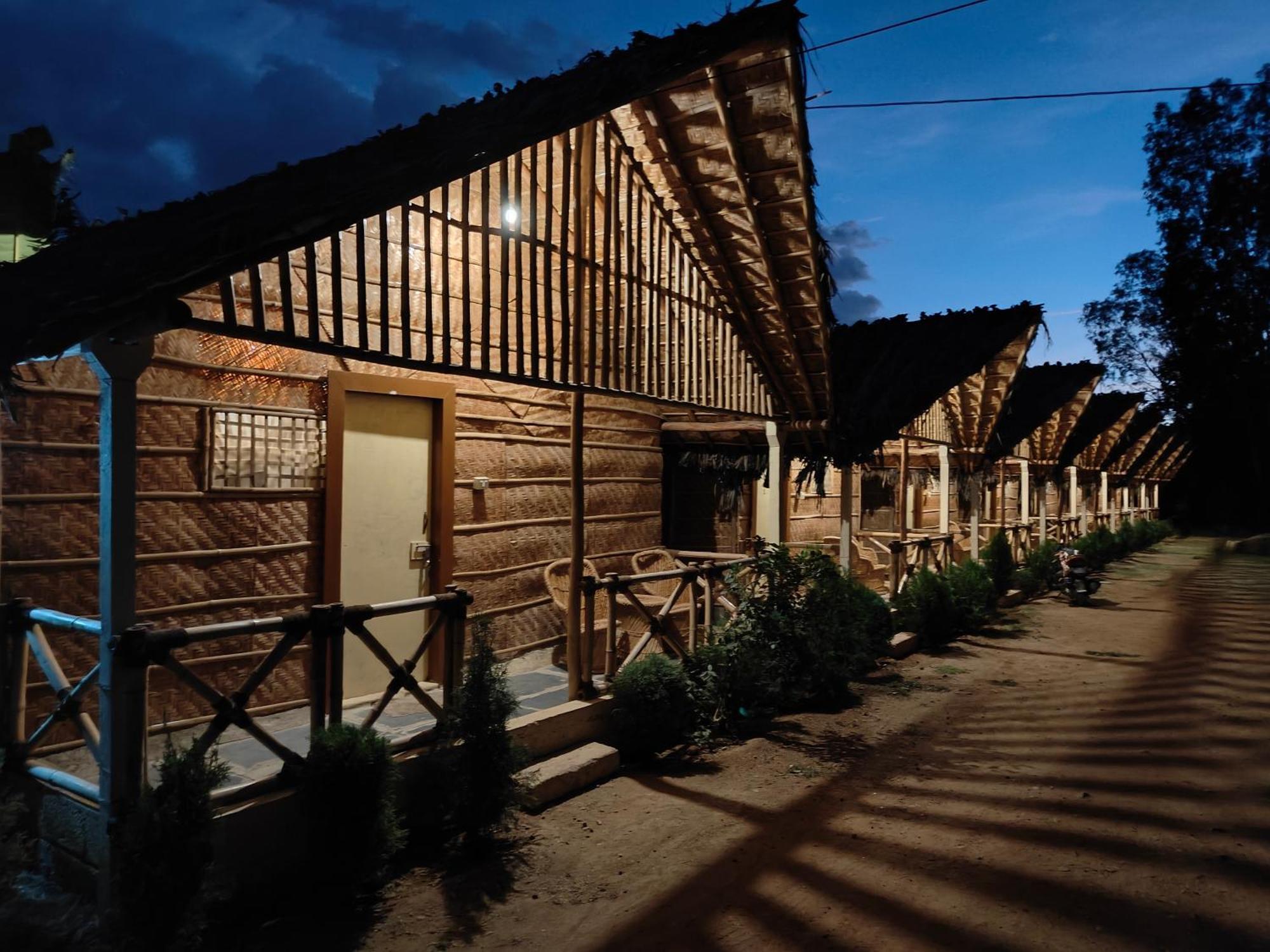 Lazy Panda Hotel ฮัมปี ภายนอก รูปภาพ