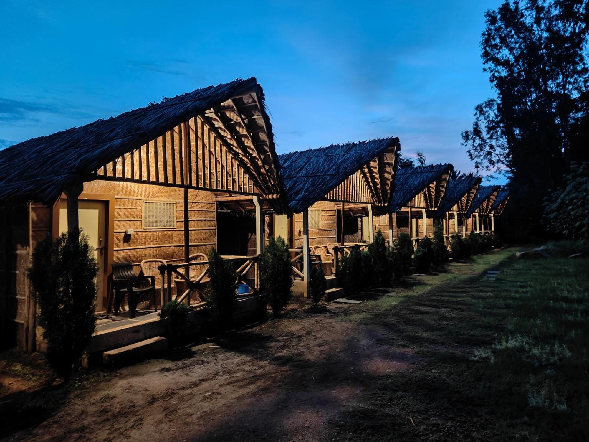 Lazy Panda Hotel ฮัมปี ภายนอก รูปภาพ